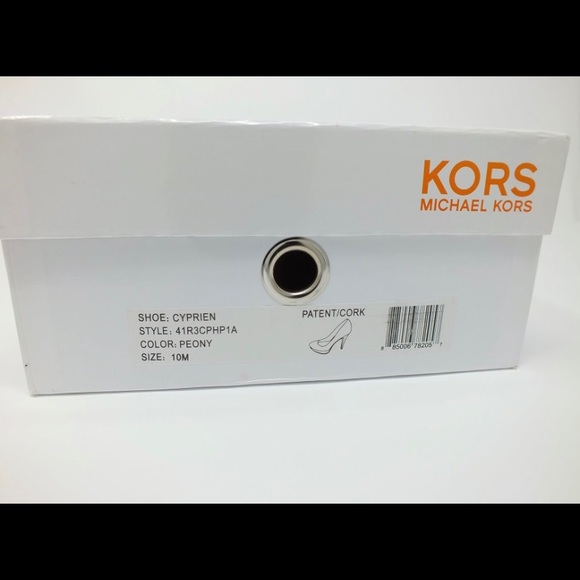 NEW Michael Kors Cyprien Patent Platform Pumps 10 - Picture 4 of 7